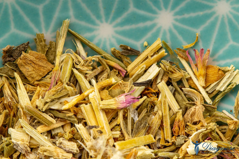 Tausendgüldenkraut Hilft dem „müden Magen“ und gegen Migräne Das meist im Verborgenen wachsende „Tausendgüldenkraut“ muss sich keineswegs verstecken, denn es ist schön und sehr wirksam. Es regt die Bildung von Speichel und Magensaft an.